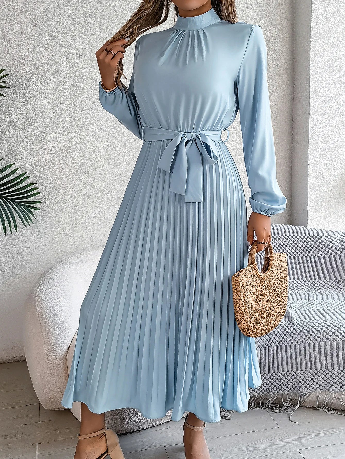 Long Sleeved Waist Cinched Pleated Long Skirt