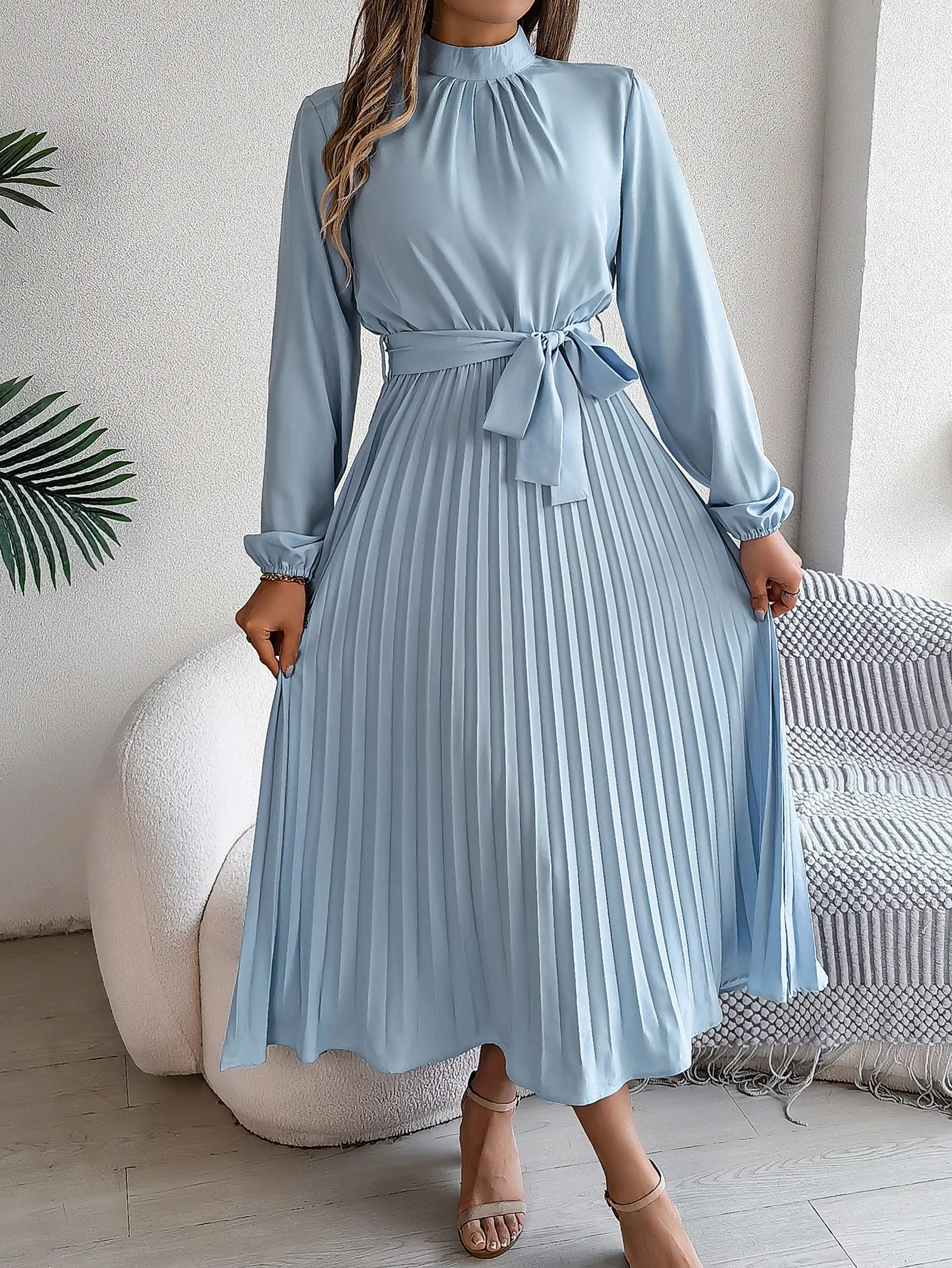 Long Sleeved Waist Cinched Pleated Long Skirt