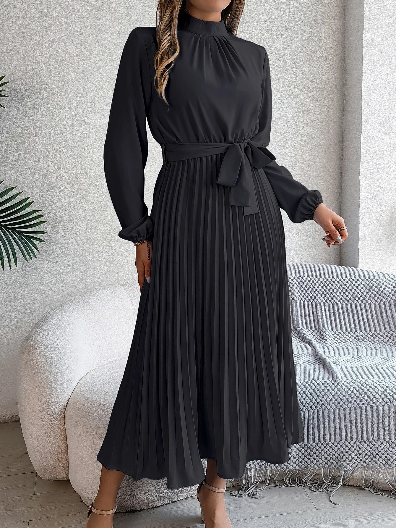 Long Sleeved Waist Cinched Pleated Long Skirt