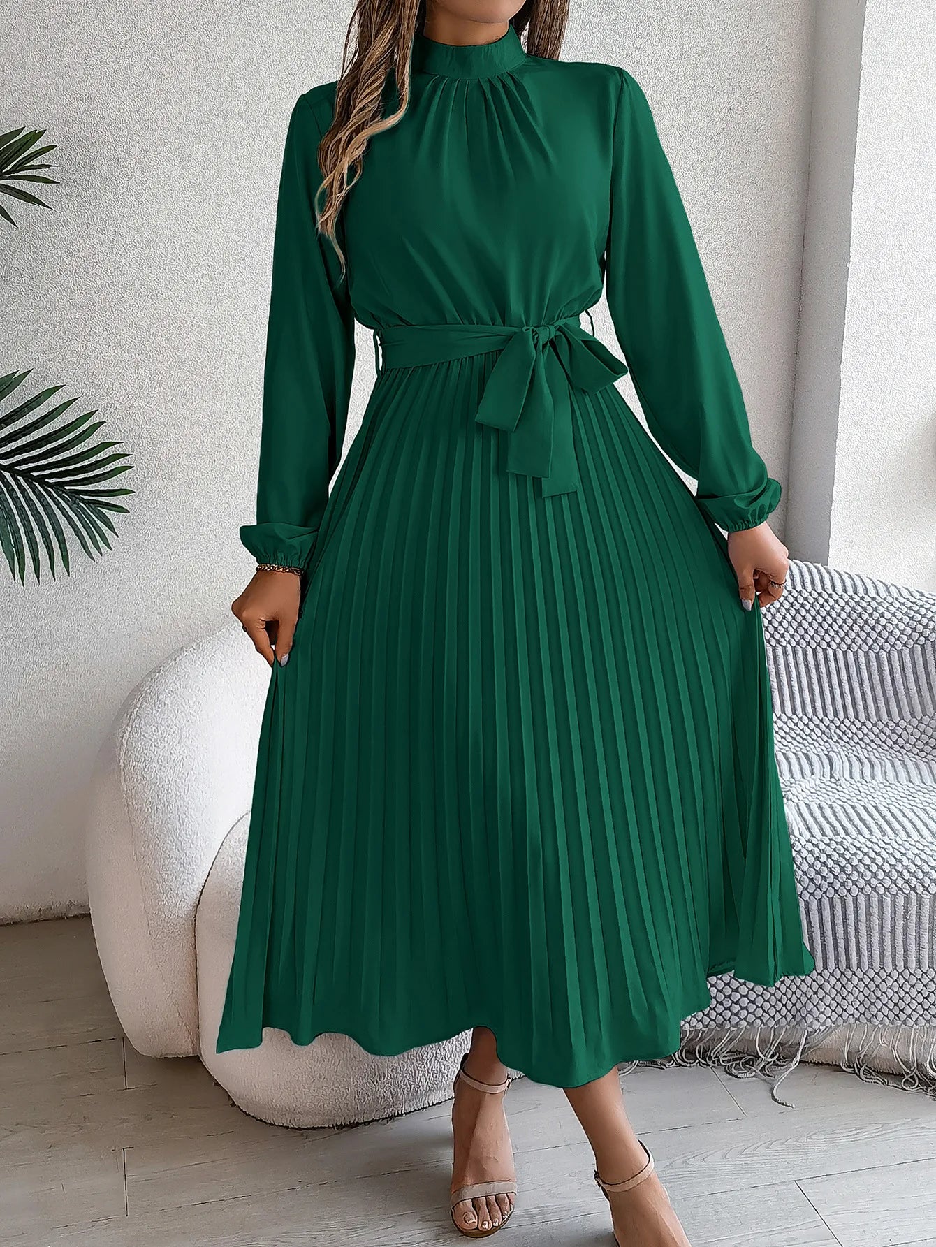 Long Sleeved Waist Cinched Pleated Long Skirt