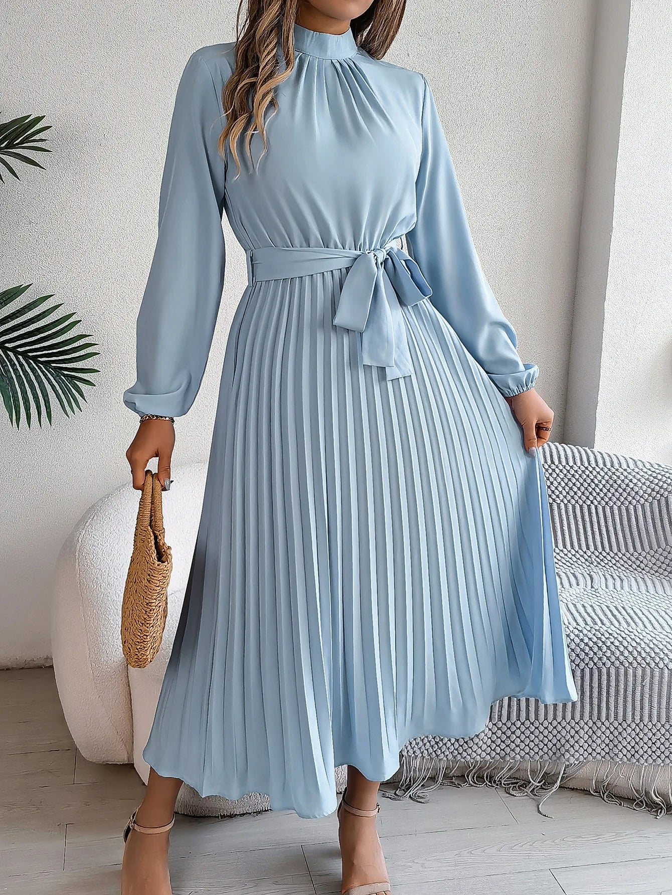 Long Sleeved Waist Cinched Pleated Long Skirt