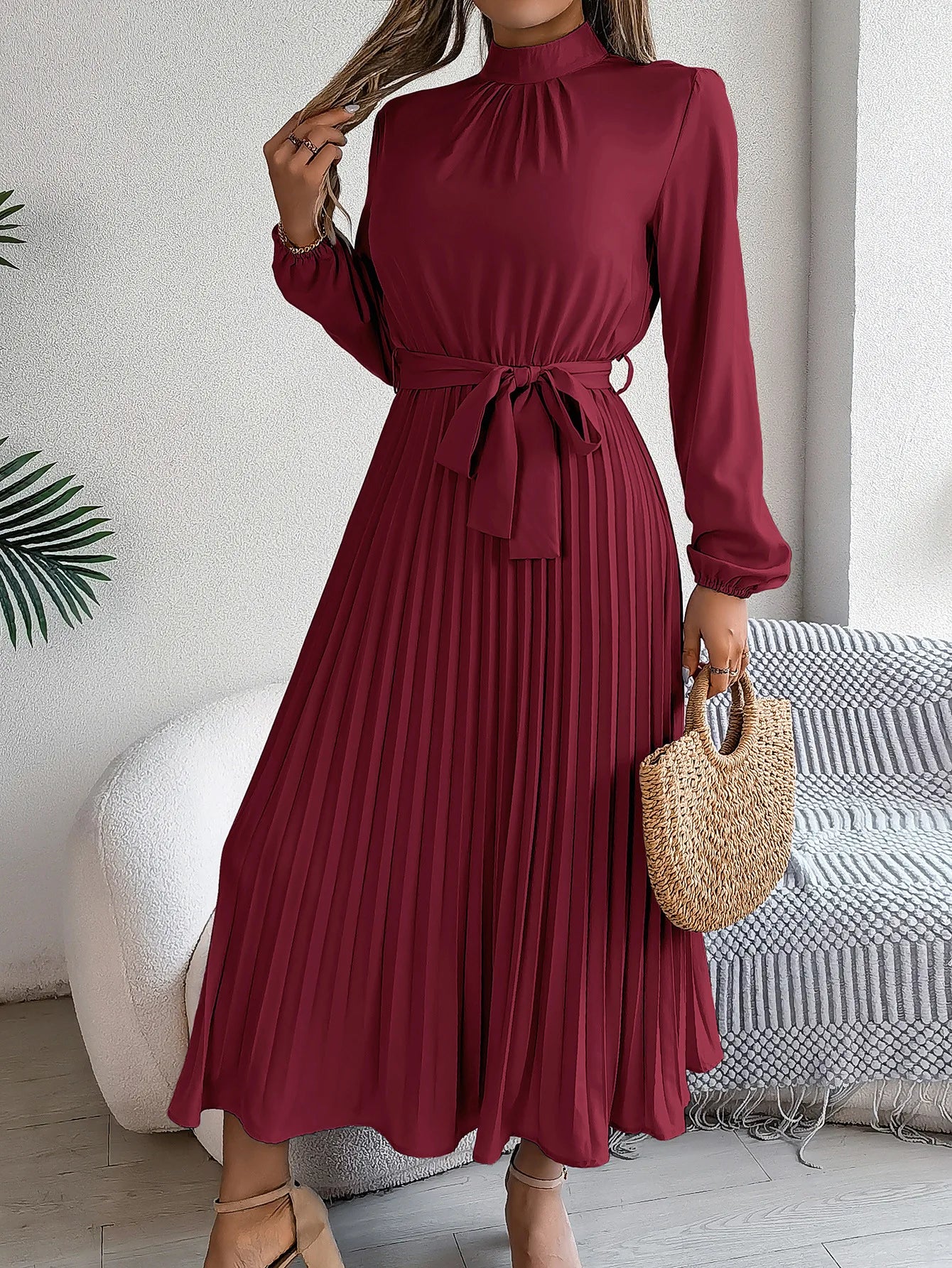 Long Sleeved Waist Cinched Pleated Long Skirt