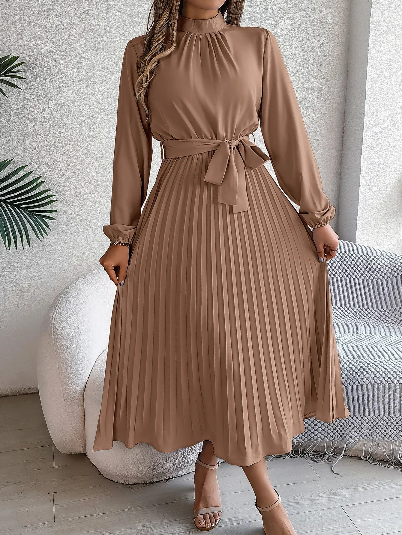 Long Sleeved Waist Cinched Pleated Long Skirt