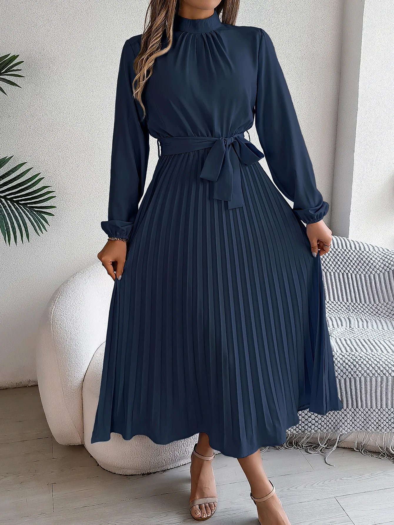 Long Sleeved Waist Cinched Pleated Long Skirt