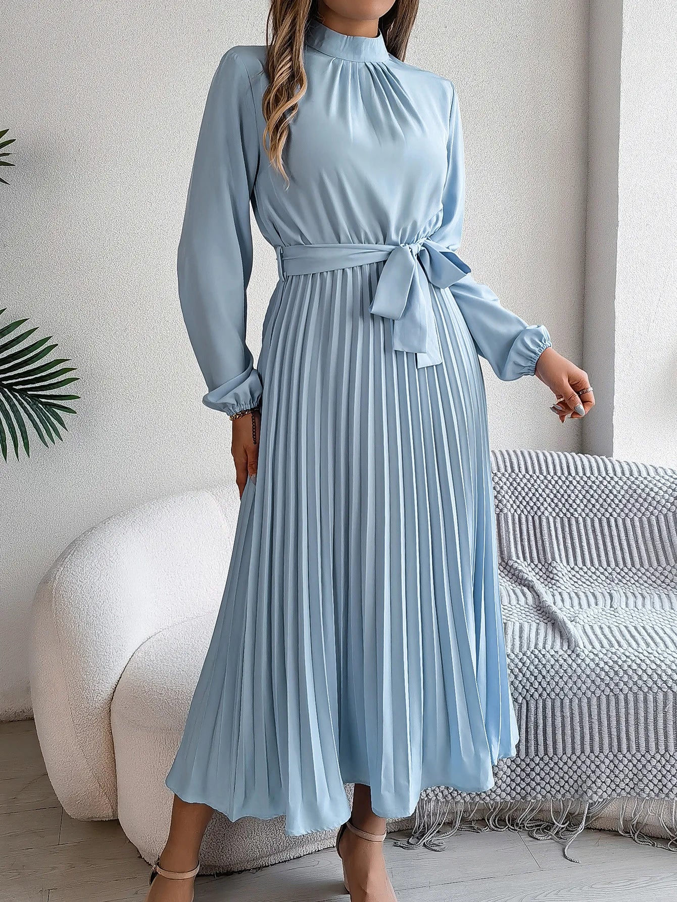 Long Sleeved Waist Cinched Pleated Long Skirt