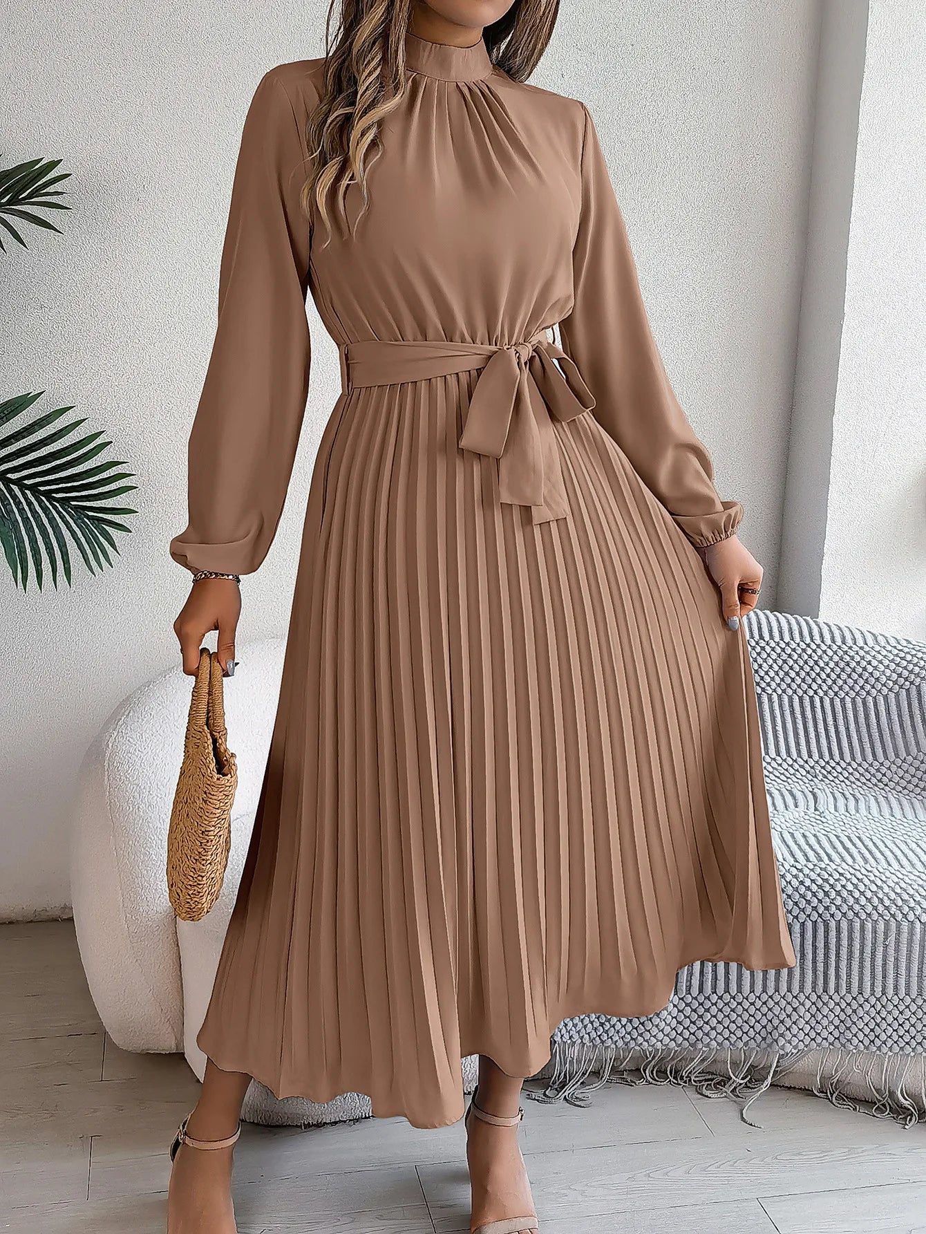 Long Sleeved Waist Cinched Pleated Long Skirt